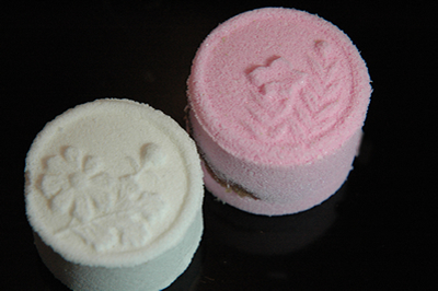 きくもとやの紅白ひごのらくがん